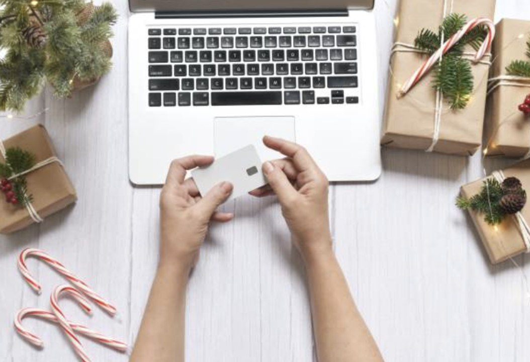 US Holiday Retail Sales Rose by 8.5 Percent