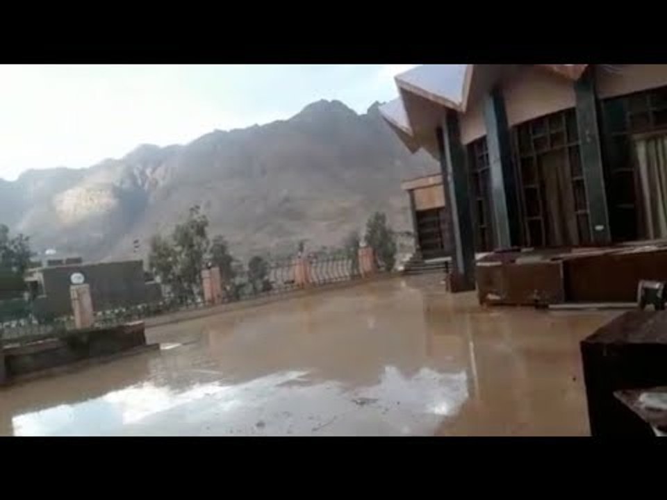 أمطار الخير تسقط على سانت كاترين في بداية موسم السيول