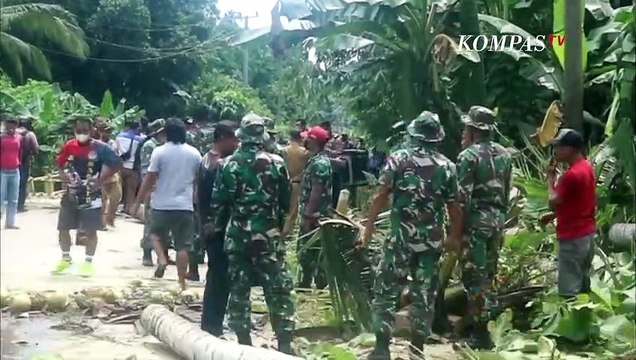 Jembatan Putus, Masyaratak dan Marinir Bangun Jembatan Darurat di Lampung