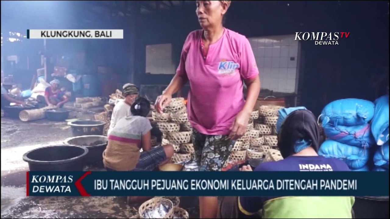 Ibu Pemindang Ikan Pejuang Ekonomi Keluarga
