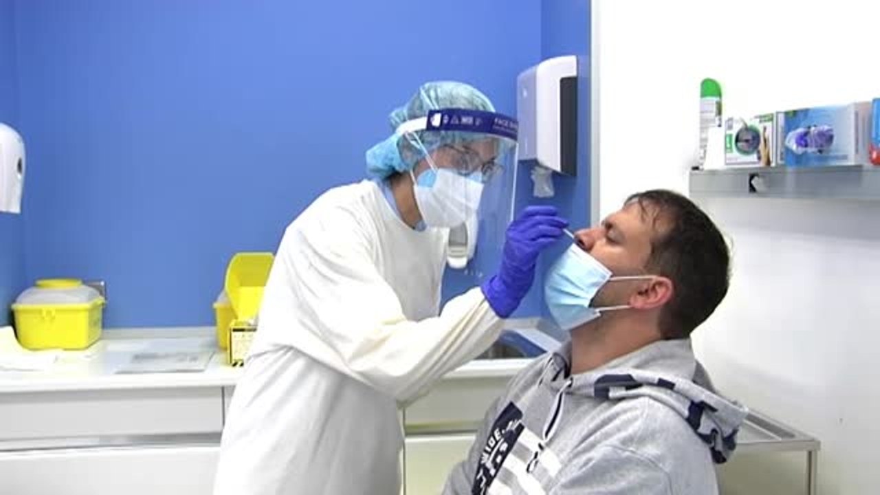 Desconcierto por la detección de algunos casos puntuales de contagios con las variantes Delta y Ómicron a la vez