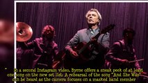 David Byrne Revises ‘American Utopia’ On Broadway Due To Band Member Covid_ Teases “Unplugged & Unch