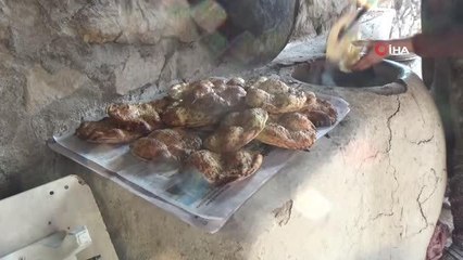 Ekmeğini ekmekten çıkartıyor