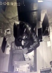 Son dakika... Avcılar'da baklavacıdan hırsızlık anları kamerada