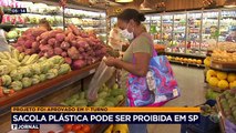 Em São Paulo, a Câmara Municipal aprovou em primeiro turno um projeto de lei que proíbe de vez o uso de sacolas plásticas em estabelecimentos comerciais, inclusive aquelas vendidas em mercados. A proposta tem gerado polêmica.