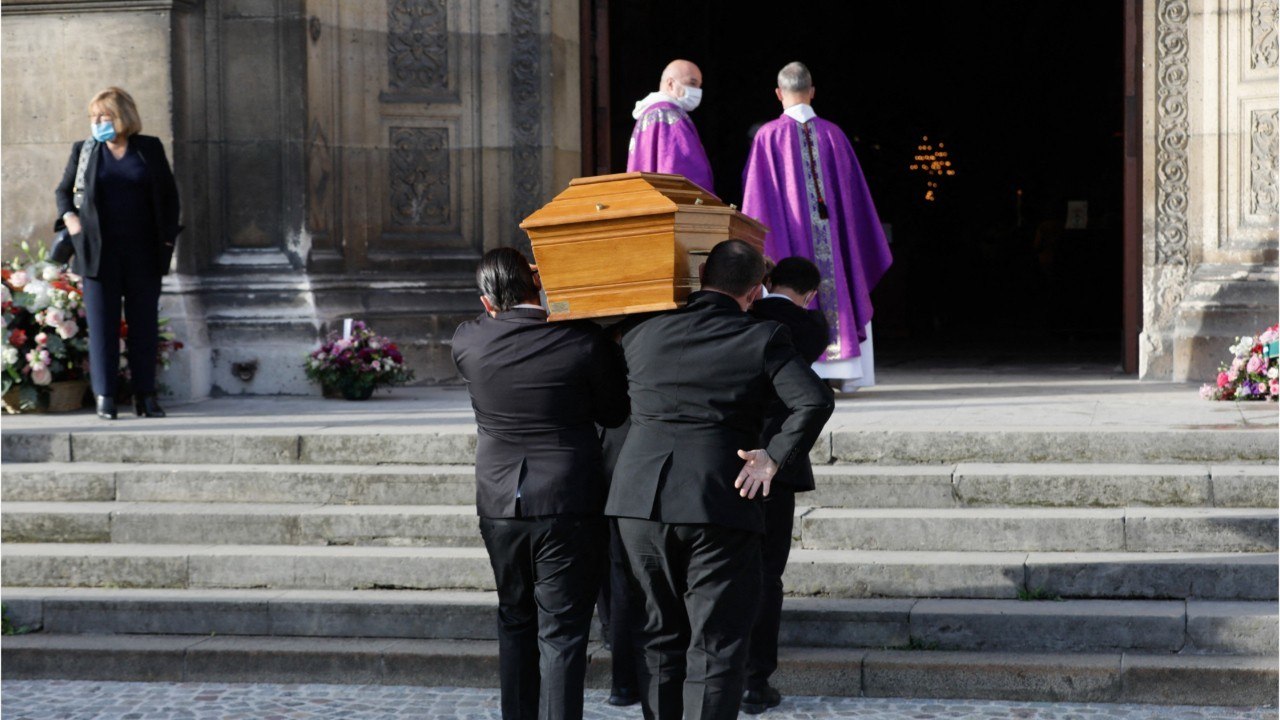 FEMME ACTUELLE - Michel Drucker, PPDA, Claire Chazal, Nicolas Sarkozy… Les stars réunies aux obsèques d’Etienne Mougeotte