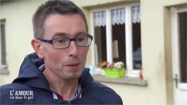 FEMME ACTUELLE - L'amour est dans le pré : M6 dévoile les détails de la première fois d'Hervé, les internautes outrés