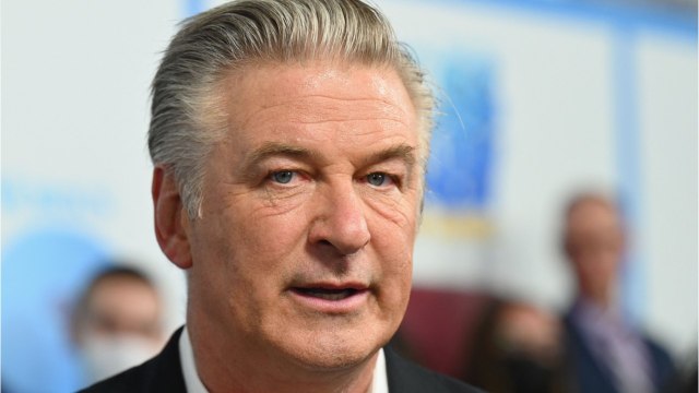 FEMME ACTUELLE - Alec Baldwin a tué accidentellement une femme : l’acteur se confie après le drame