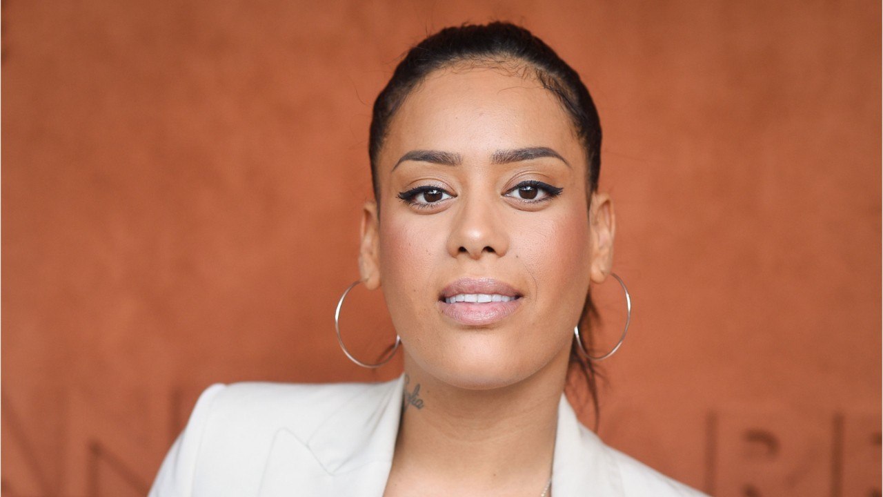 FEMME ACTUELLE - Amel Bent, enceinte de son troisième enfant, se confie sur ses angoisses