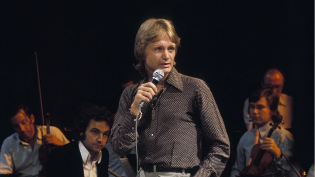 FEMME ACTUELLE - Claude François a-t-il abusé de jeunes filles mineures ? Un policier raconte