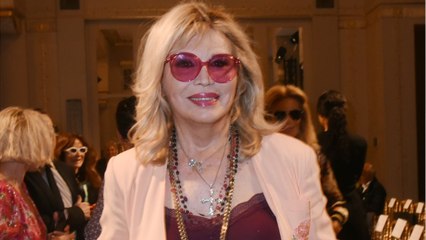 FEMME ACTUELLE - Brigitte Macron : le conseil surprenant d'Amanda Lear pour paraître plus jeune