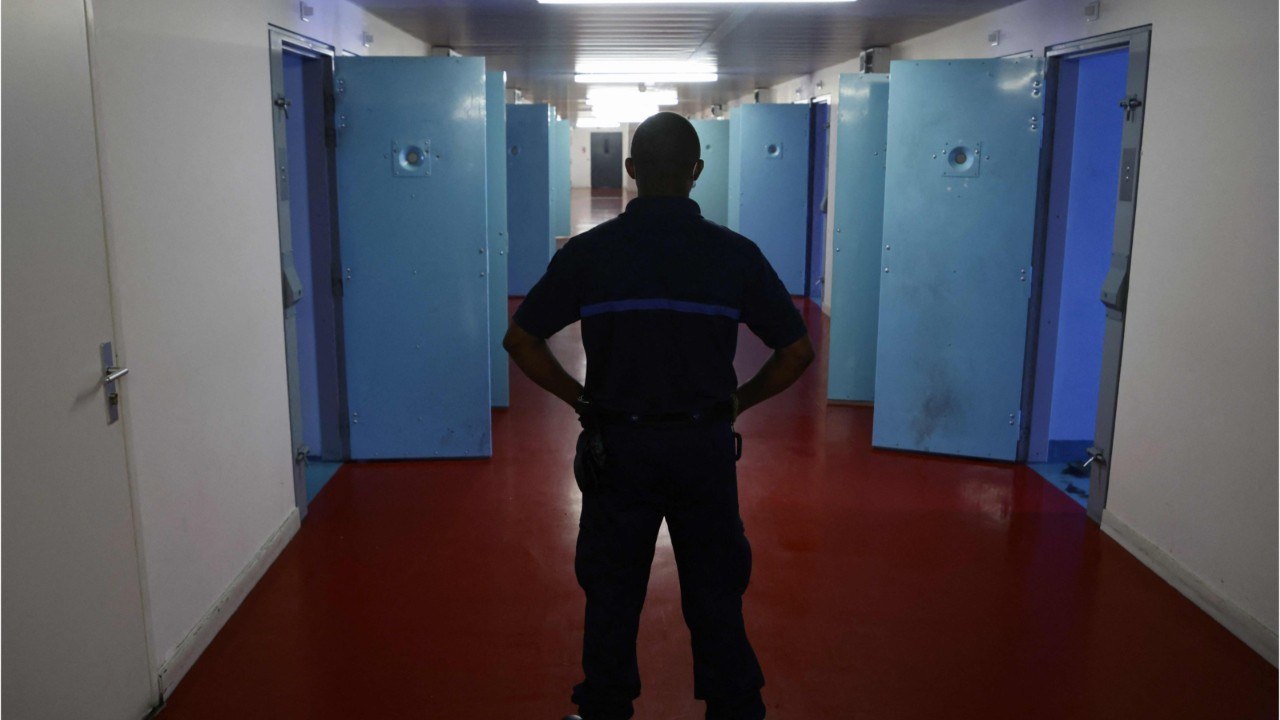 FEMME ACTUELLE - Prison d’Alençon-Condé : qui est Sofiane Rasmouk, le preneur d'otage baptisé le "monstre de Colombes"