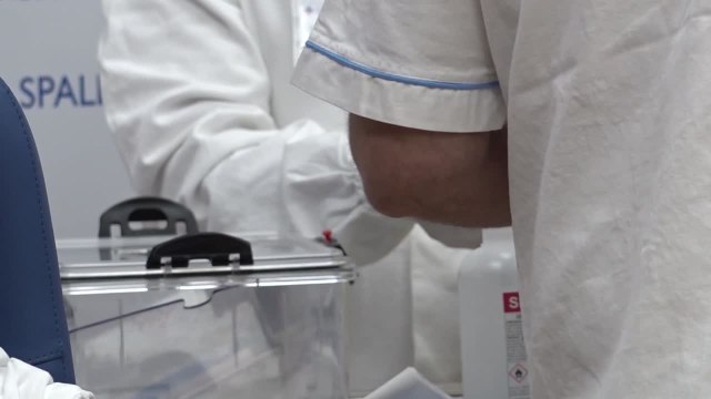 Battere Omicron sul tempo, il booster si potra' fare a 4 mesi