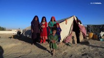 Afghanistan allo stremo. Donne e bambini venduti in cambio di cibo e aiuti
