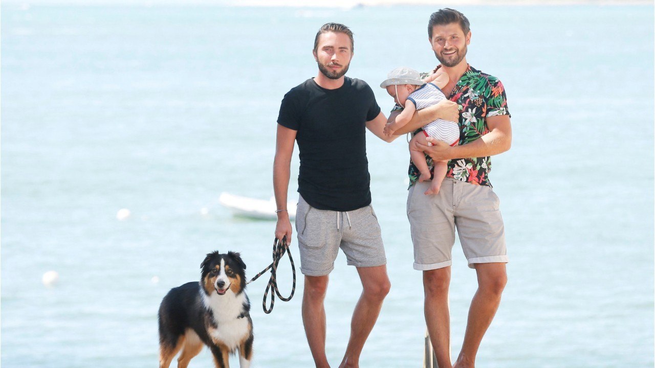 Interview Femme actuelle - Christophe Beaugrand se confie à femme actuelle: " notre enfant est tout le contraire d'un bébé acheté sur internet"