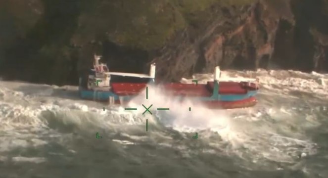 Naufragio motonave Cdry Blue a Sant'Antioco: indagine per disastro ambientale (28.12.21)