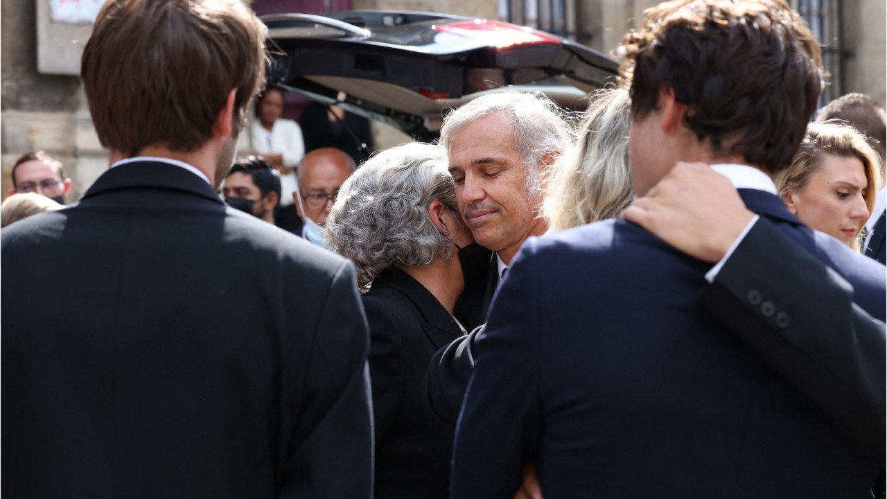 FEMME ACTUELLE - Florence Belmondo : bouleversée par la mort de son père, elle prend une décision radicale