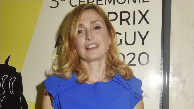 FEMME ACTUELLE - Julie Gayet : ses rares confidences sur le père de ses enfants