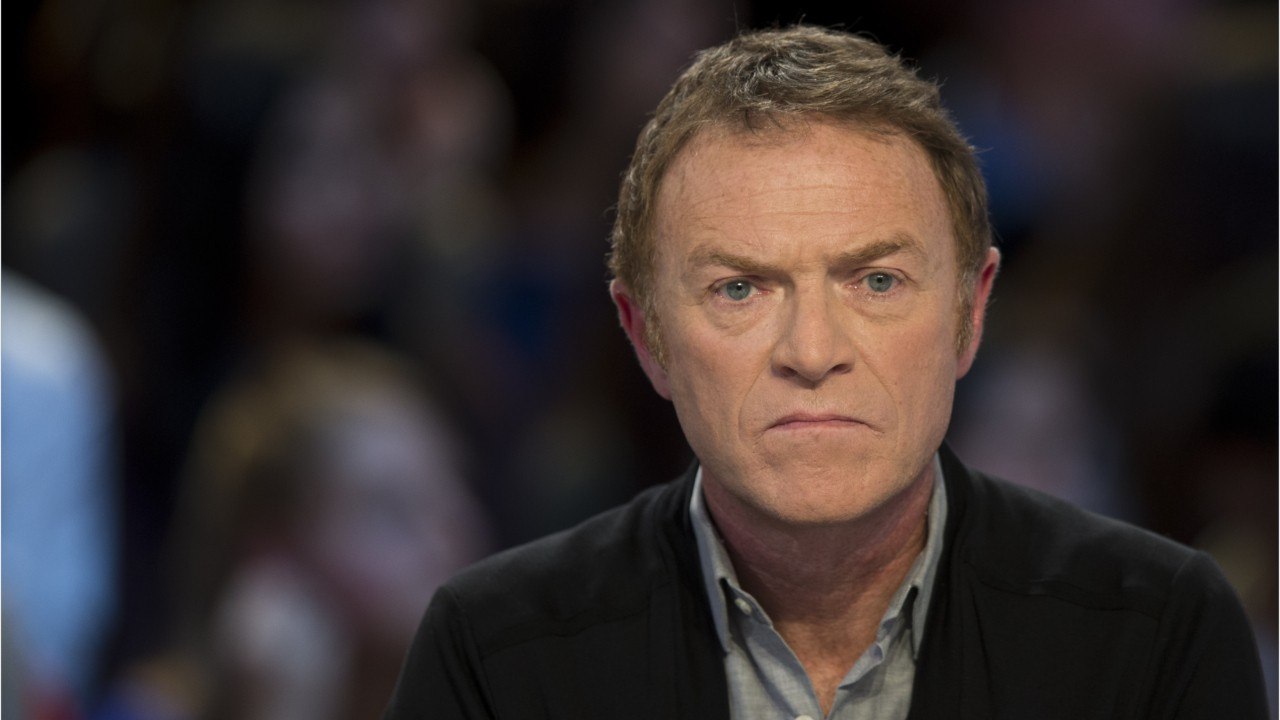 FEMME ACTUELLE - Christophe Hondelatte évoque ses années de calvaire lorsqu'il était présentateur des JT