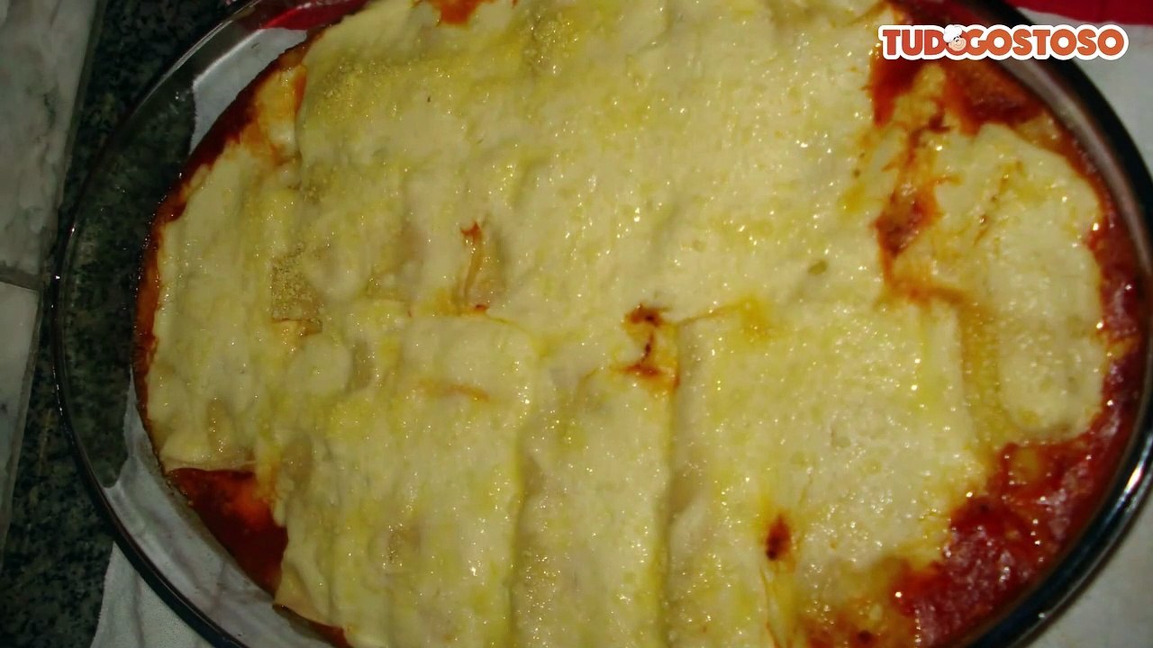 Canelone de presunto e queijo a dois molhos