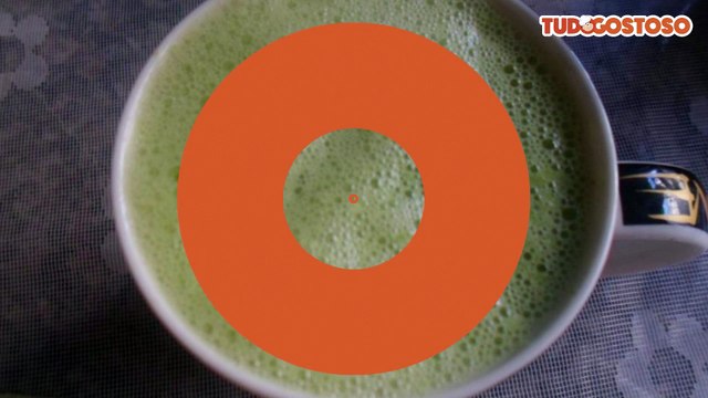 Suco de laranja com couve