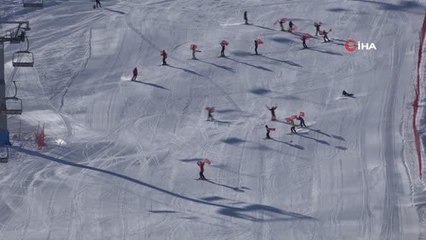 Doğu Anadolu'nun gözdesi Hesarek'te kayak sezonu açıldı