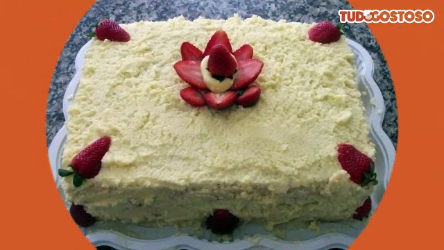 Torta de morango com nata