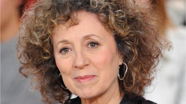 FEMME ACTUELLE - Que devient Mireille Dumas, la présentatrice de Vie privée, vie publique ?