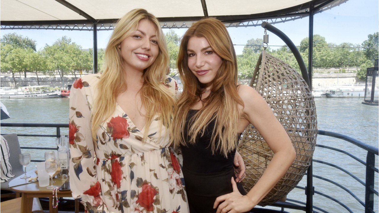 FEMME ACTUELLE - Lola Marois : ce cliché ultra sexy avec Jean-Marie Bigard dans une piscine