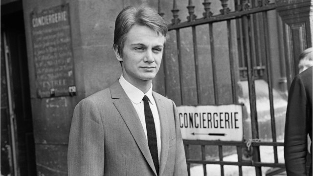 FEMME ACTUELLE - Claude François : la raison surprenante pour laquelle il a caché son 2e fils pendant plus de 6 ans