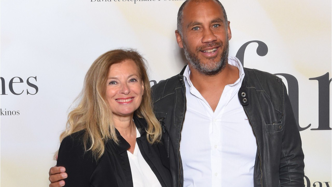 FEMME ACTUELLE - Valérie Trierweiler épuisée par ses vacances avec Romain Magellan : "Je suis totalement HS"