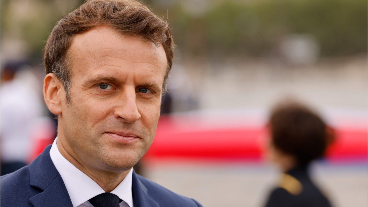 FEMME ACTUELLE - Après McFly et Carlito, Emmanuel Macron lance un nouveau défi à un influenceur