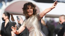 FEMME ACTUELLE - Valérie Lemercier en famille à Cannes : pourquoi elle a tenu à monter les marches avec ses sœurs