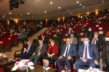YÖK Başkan Başdanışmanı Komsuoğlu, Trabzon'da konferansa katıldı