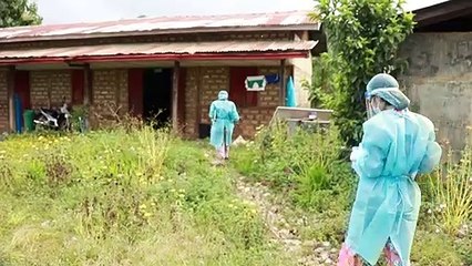 Enfermeiras atendem pacientes em segredo em Mianmar