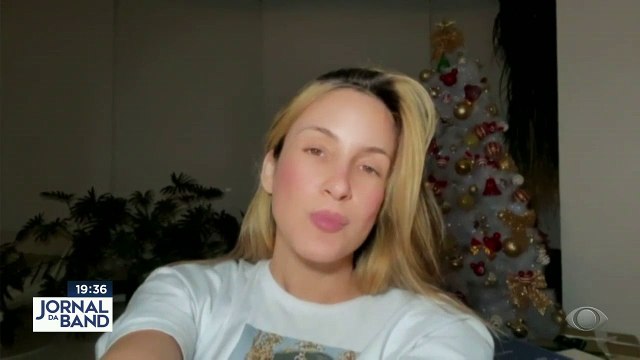 A cantora Claudia Leitte apoia a campanha Band, Cufa e FNA abraçam a Bahia, que tem o objetivo de ajudar as mais de 70 cidades que estão em situação de emergência.