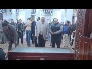 تشييع جثمان الزميل شادي أحمد من مسجد السيدة نفسية