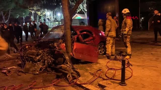 İSTANBUL-BAĞDAT CADDESİ'NDE KAZA; 1 KİŞİ OTOMOBİL İÇERİSİNDE SIKIŞTI