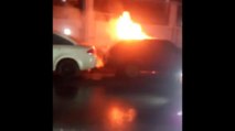 Kağıthane'de park halindeki otomobilin yanma anı kamerada