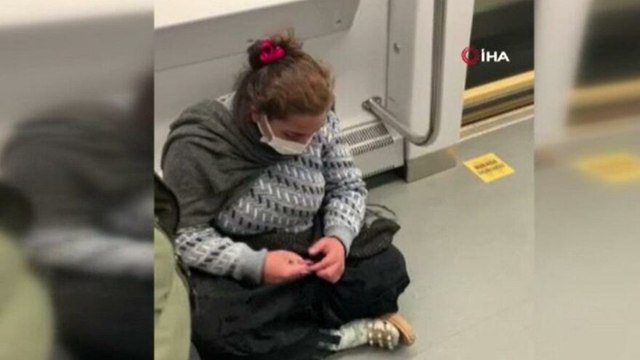 Dilenerek topladığı paraları metroda saydı, görenler şaşkına döndü