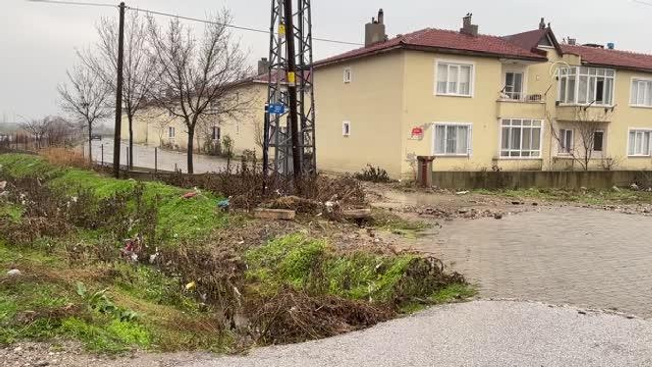 Kuvvetli sağanakla debisi 7 kat artan Ergene Nehri taşkın yaptı