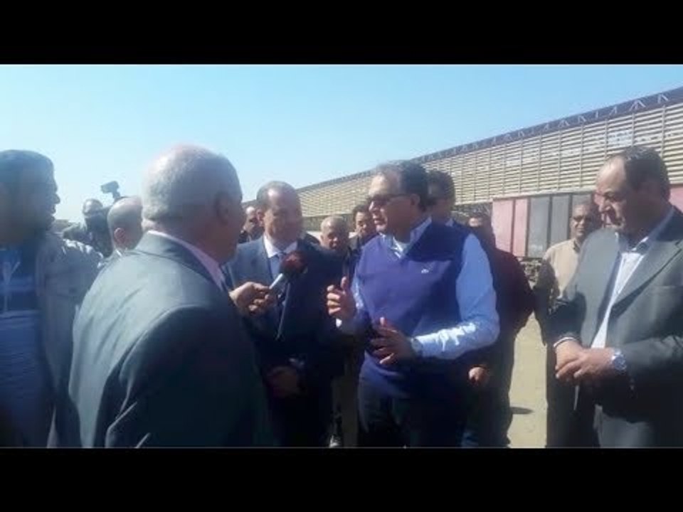 وزير النقل من أسوان: نقل 14400 طن بضائع على الس...