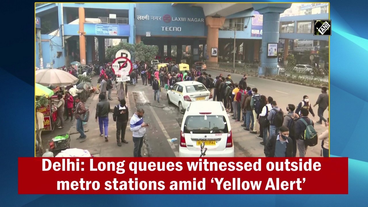 Long queues witnessed outside Delhi metro stati...