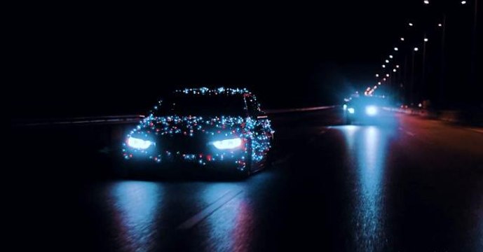 Son dakika haberleri... Arabasını disko topuna çeviren sürücüye polisten 'yılbaşı' tarifesi