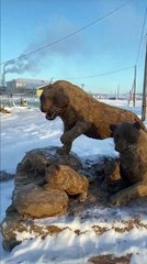 Якутский скульптор создал из навоза символ наступающего года