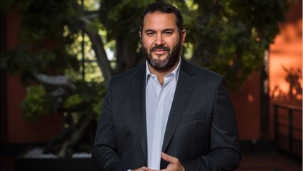 FEMME ACTUELLE - Bruce Toussaint : le journaliste se confie sur les "menaces et insultes" qu'il reçoit