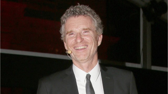 FEMME ACTUELLE - Denis Brogniart dévoile un cliché inédit de ses quatre enfants, et de sa mère !