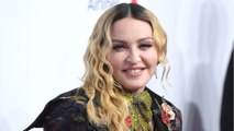FEMME ACTUELLE - A 15 ans, le fils de Madonna s’affiche fièrement dans une robe imaginée par sa mère