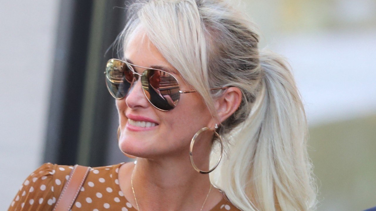 FEMME ACTUELLE - Laeticia Hallyday : cette "chose monstrueuse" qu'elle aurait fait sur la tombe de Johnny Hallyday