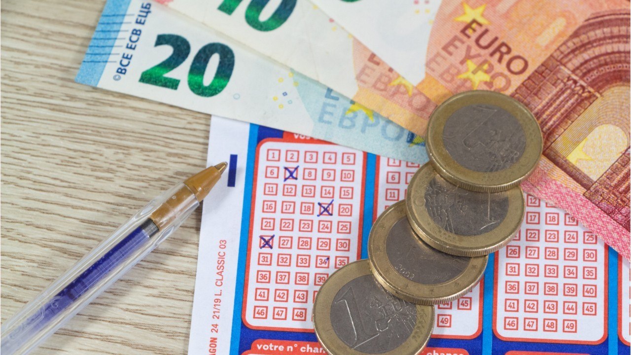 FEMME ACTUELLE - Loto : elle refuse de partager ses gains, sa fille assigne la FDJ en justice !